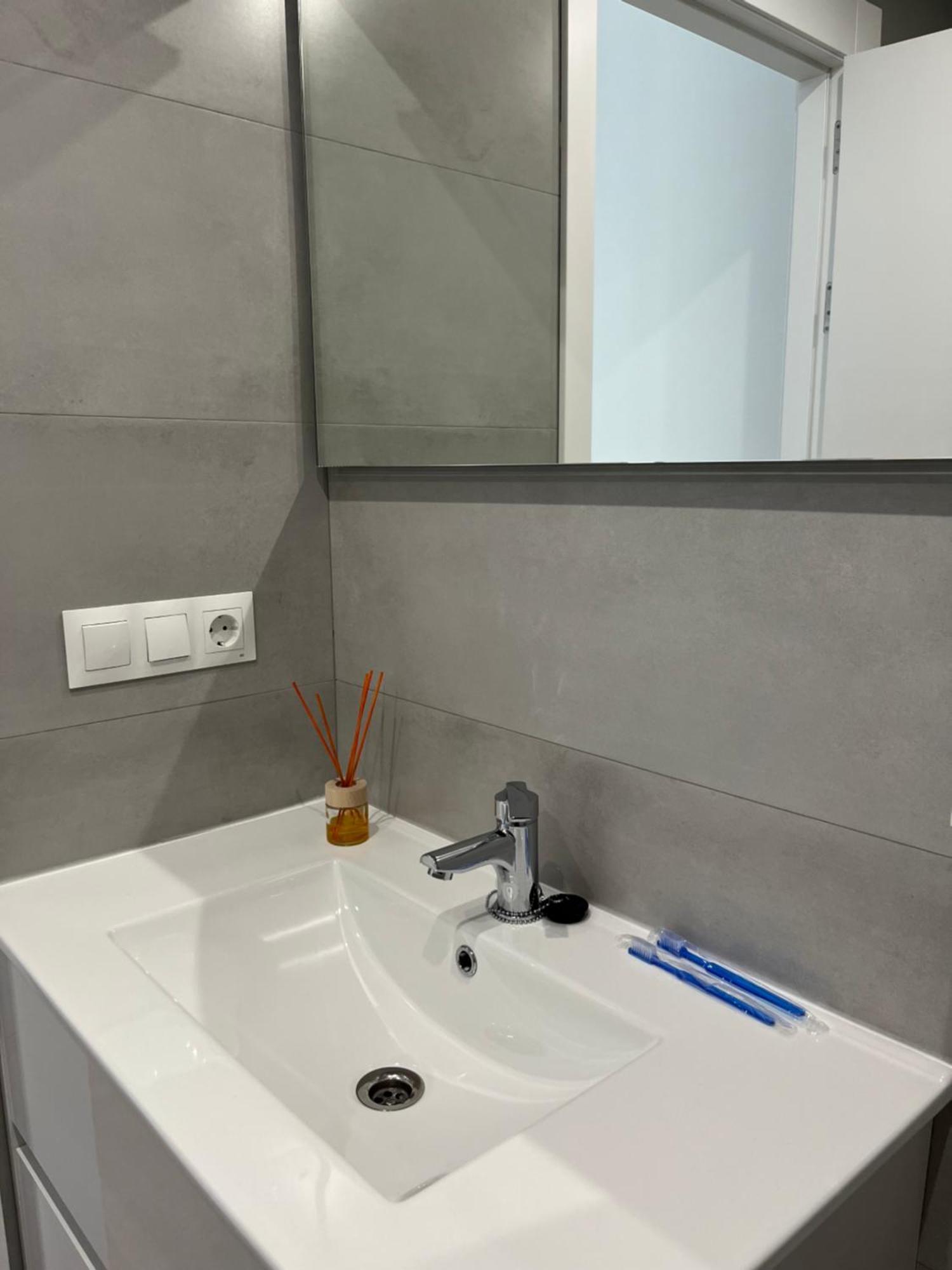 Apartamento Puerta De Burgos Vut09605 外观 照片